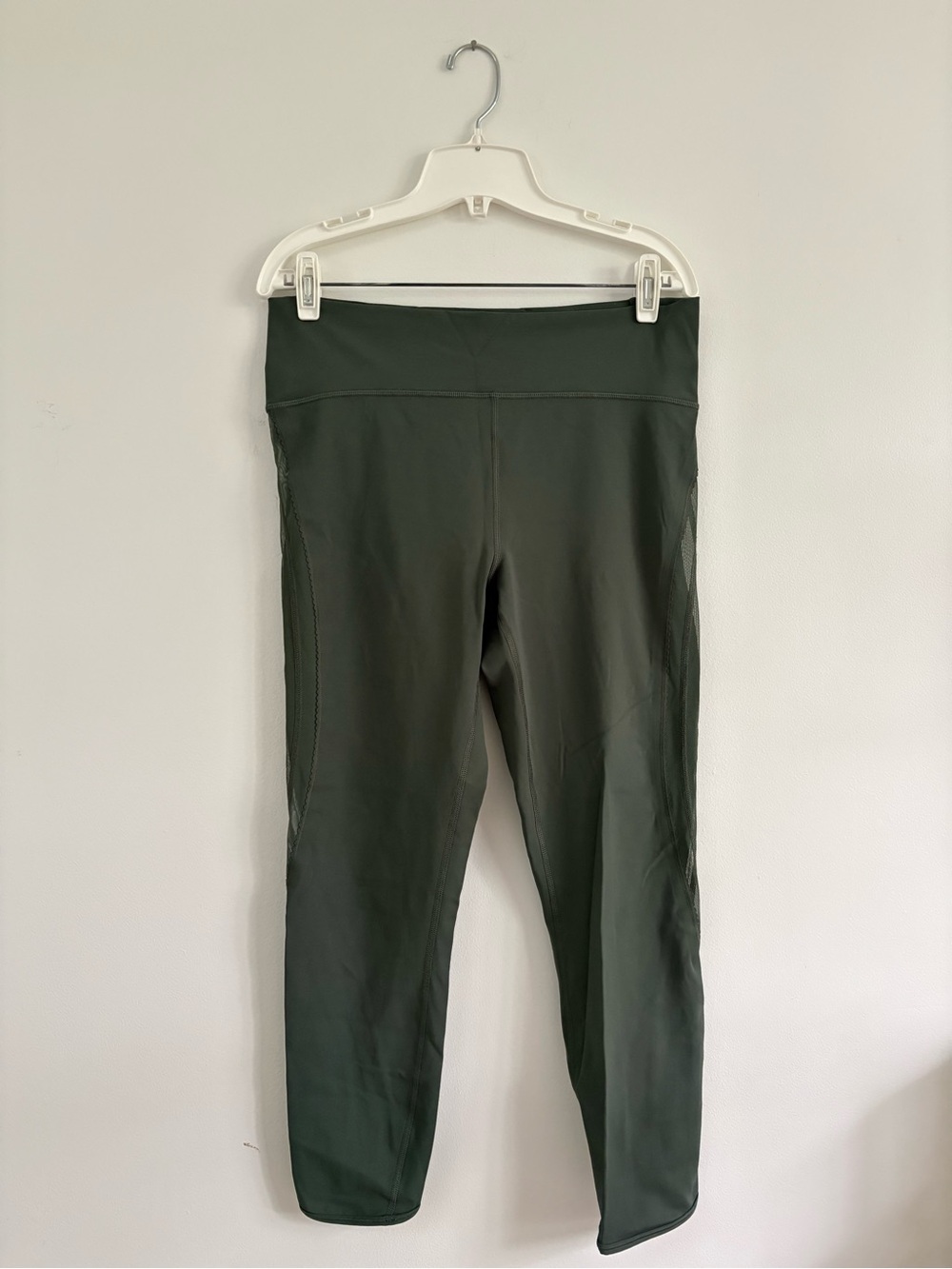 Lululemon Green Mesh Scallop 7/8 Leggings Size 12